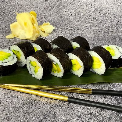Ролл с авокадо в Андеграунд Pizza & Sushi по цене 196 ₽