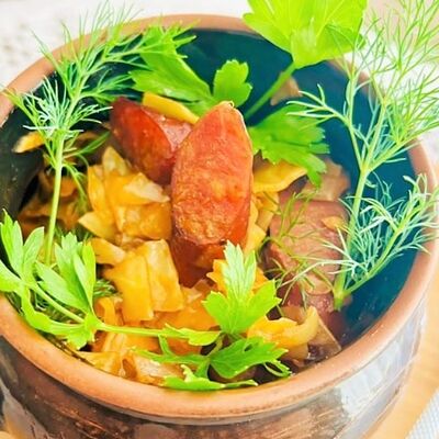 Тушёная капуста по-охотничьи в Троицкий по цене 845 ₽