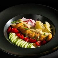 Боул с курицей и медово-горчичным соусом в Cocos Lounge