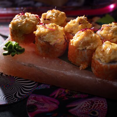 Запеченный ролл Умиса в Geisha Superman по цене 970 ₽