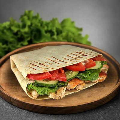 Бургер в тортилье с курицей и овощами в Айчиз по цене 466 ₽