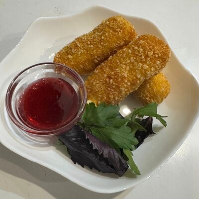 Сулугуни в панировке в Гостиный дворик по цене 510 ₽