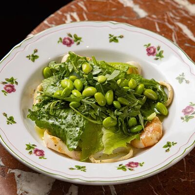 Салат с морепродуктами в Centrale bistro по цене 1240 ₽