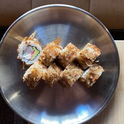 Ролл с креветкой, авокадо и тобико в бонито в Da Sushi по цене 25 р.