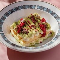 Тирамису матча, малина и фисташка в Lines