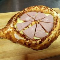 Хачапури по-аджарски с ветчиной и сыром в ЯФФАГРУЗИНСКАЯ КУХНЯ с 2019 года с вами