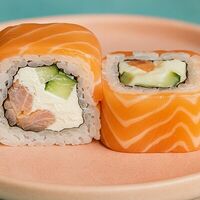 Ролл Филадельфия с креветкой в Sushi Street
