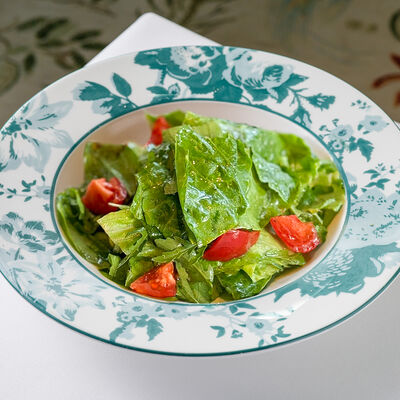 Микс-салат с томатами в Mio Bistrot по цене 490 ₽