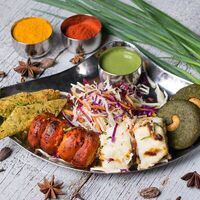 Спешл Вег Платтер в Rasoi tochka