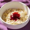 Овсяная каша с клубникой и миндалемв We want more по цене 410