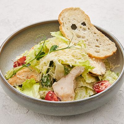 Цезарь с курицей в Балтия по цене 650 ₽