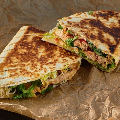 Кесадилья с курицей в Армянская кухня по цене 333 ₽