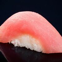 Нигири тунец в Space Sushi