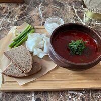 Борщ с салом в La Costa