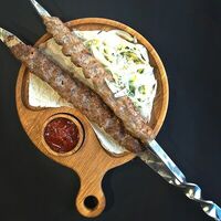 Сочная парочка люля-кебабов (говядина+баранина и курица) в Кафе SINBAD