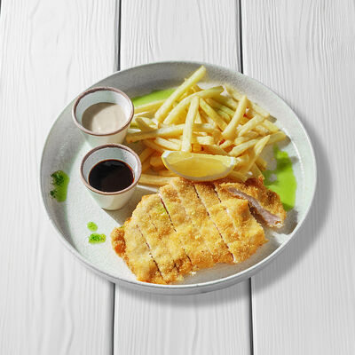 Шницель куриный с картофелем фри в Перчини по цене 700 ₽