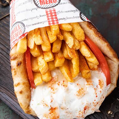 Гирос гигант с курицей в Акрополь по цене 420 ₽