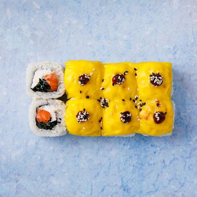 Запеченный Чиззи Лосось в Rocky Rolls - японская кухня по цене 599 ₽