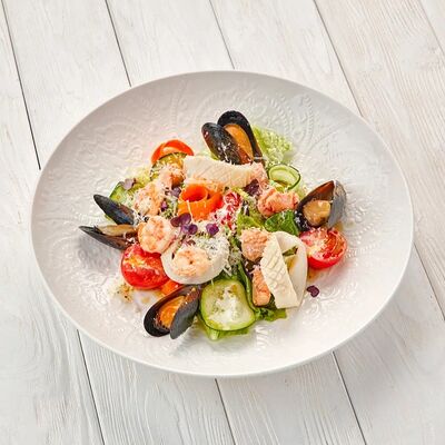 Теплый с морепродуктами в Пармезан по цене 845 ₽