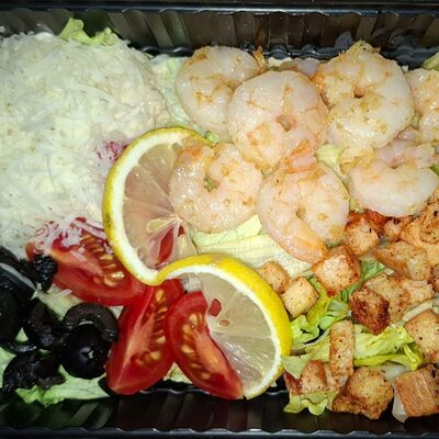 Салат Цезарь с креветками в Сырный Бортик! по цене 809 ₽
