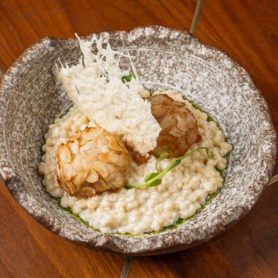 Котлеты из креветок и куриного филе в миндальной панировке с птитимом в The 312 по цене 820 ₽