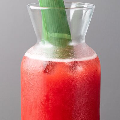 Клубника личи в Суши & Саке Izakaya Bar по цене 1199 ₽