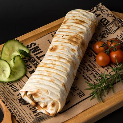 Ролл по-деревенскив Шницель по цене 525 ₽