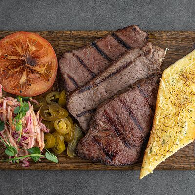 Ростбиф говяжий на гриле в Мясоед по цене 1190 ₽