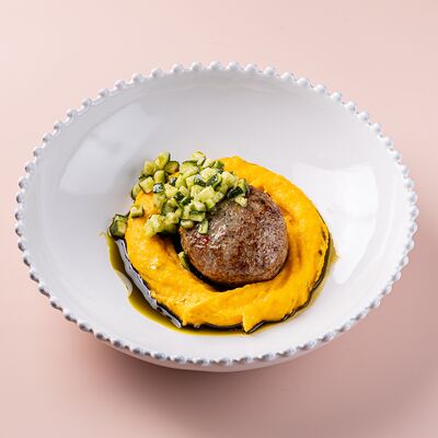 Котлета из баранины с пюре из тыквы в Avgust13 по цене 1050 ₽