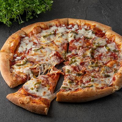 Пицца Острая в Чилли Вилли по цене 938 ₽