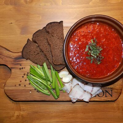 Борщ с говядиной в Леон по цене 490 ₽