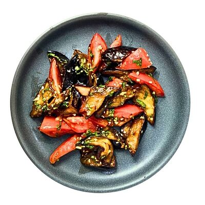 Салат с хрустящими баклажанами в Chudu Pizza по цене 539 ₽