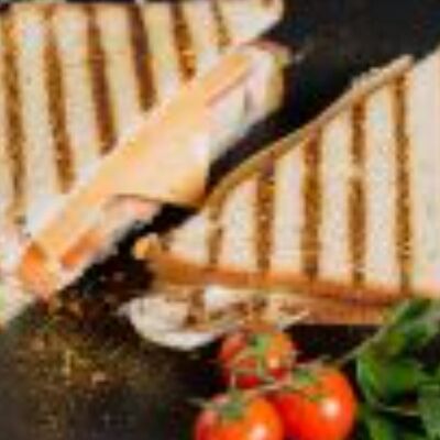 Сэндвич треугольник с курицей Цезарь в Трасса по цене 319 ₽