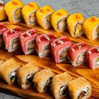 Ассорти из трех роллов в Japan Corner
