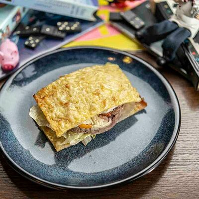 Картошка-бургер Блючиз в Элли Лагер по цене 1140 ₽