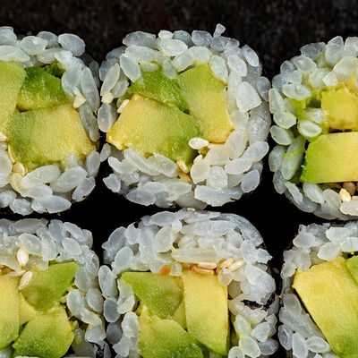 Ролл маки авокадо в Джонга по цене 200 ₽