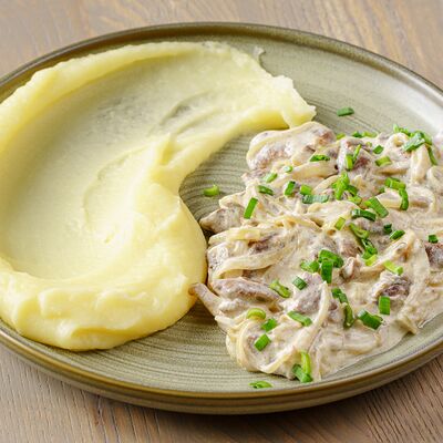 Бефстроганов с трюфельным пюре в Friend Zone Гвоздь по цене 841 ₽