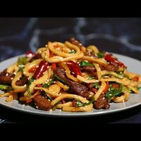Лагман жареный в Мята Халяль