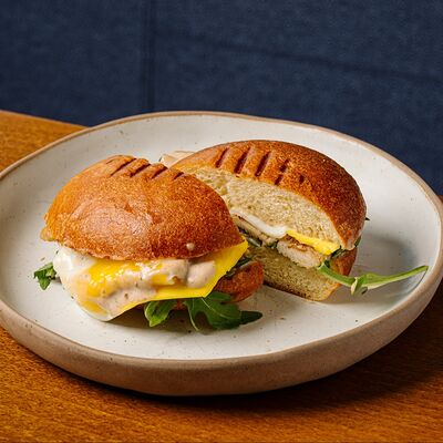 Сэндвич с курицей в Кристалл по цене 480 ₽