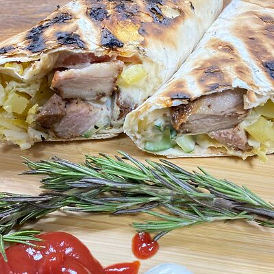 Шаурма с шашлыком из свинины в Шашлычная Сытый Лис по цене 310 ₽