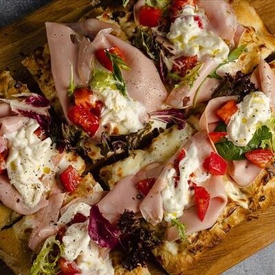 Мортаделла со страчателлой в Dolce Far Niente по цене 1150 ₽