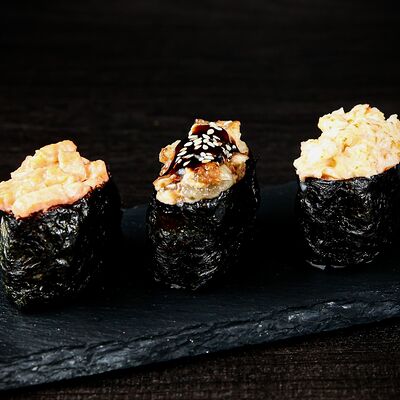 Суши Спайси в Hot Pizza по цене 120 ₽