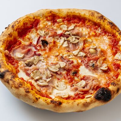 Prosciutto Funghi normale в Pizzeria Da Vincenzo по цене 780 ₽