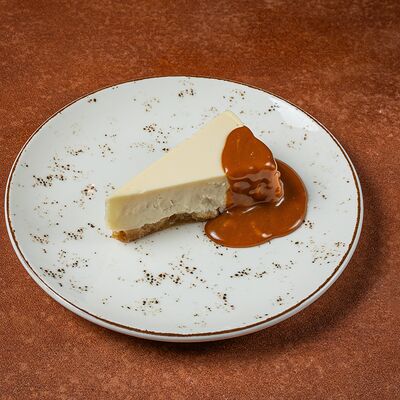 Домашний чизкейк с солёной карамелью в Хачапури и Вино по цене 446 ₽