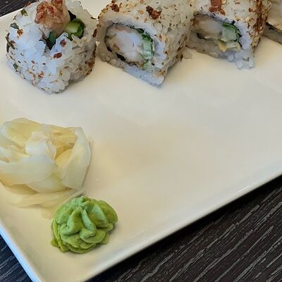 Ролл Кранч с креветкой темпура в Only Wine по цене 990 ₽