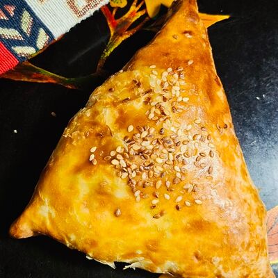 Самса куринаяв Фуд Тайм Шашлык Шаурма Пицца по цене 150 ₽