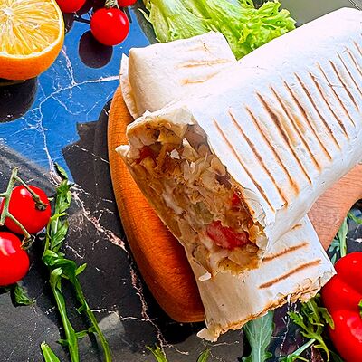 Шаурма Классик в Шаурма на Макарова по цене 390 ₽