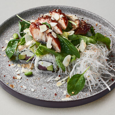 Ролл-салат с сашими из угря в Mojo по цене 890