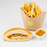 Бургер, картошка фри и соус в Restorun