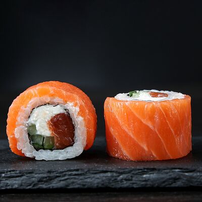 Сансей ролл в Loca Pizza по цене 930 ₽